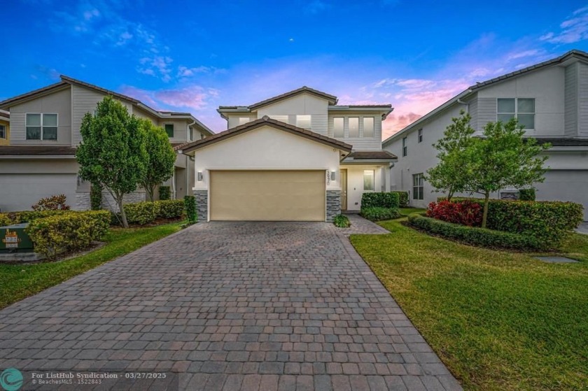 *SELLER CONTRIBUTES 1% TOWARD TEMP INTEREST RATE BUYDOWN* Newer - Beach Home for sale in Pompano Beach, Florida on Beachhouse.com