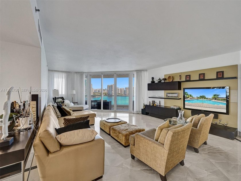 BEAUTIFUL 4 BED 4.5 BATH CORNER UNIT .... 4TH BEDROOM CAN BE - Beach Condo for sale in Aventura, Florida on Beachhouse.com