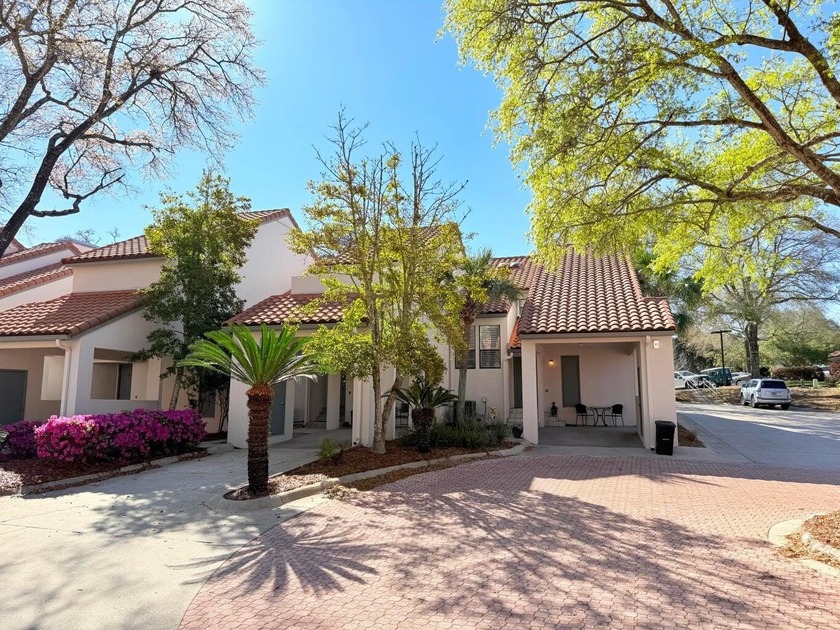 Exquisitely remodeled 3-bedroom, 2-bath corner-unit condo - Beach Condo for sale in Miramar Beach, Florida on Beachhouse.com