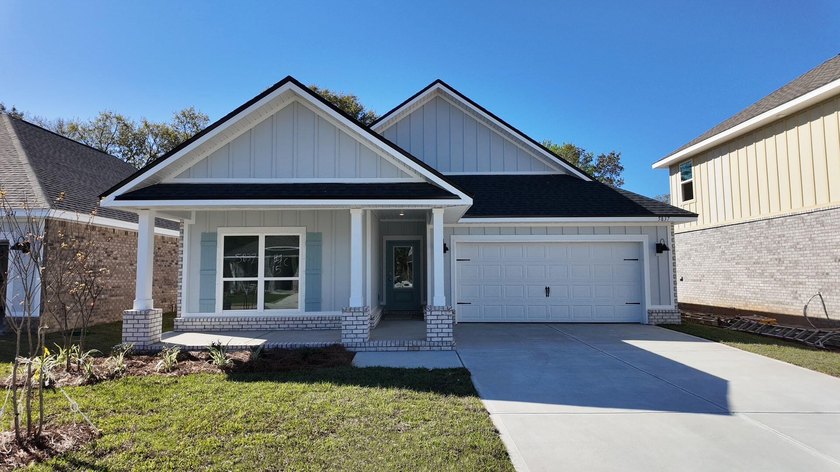 Welcome to Deer Ridge Crossing in Gulf Breeze, FL! The stunning - Beach Home for sale in Gulf Breeze, Florida on Beachhouse.com
