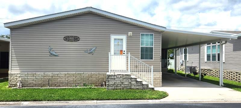 Terrific 3 bedroom 2 bath split floor plan home needs a little - Beach Home for sale in St. Petersburg, Florida on Beachhouse.com