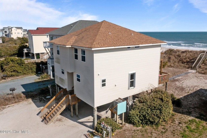 You don't want to miss this one! 
 Oceanfront gem in North - Beach Townhome/Townhouse for sale in North Topsail Beach, North Carolina on Beachhouse.com