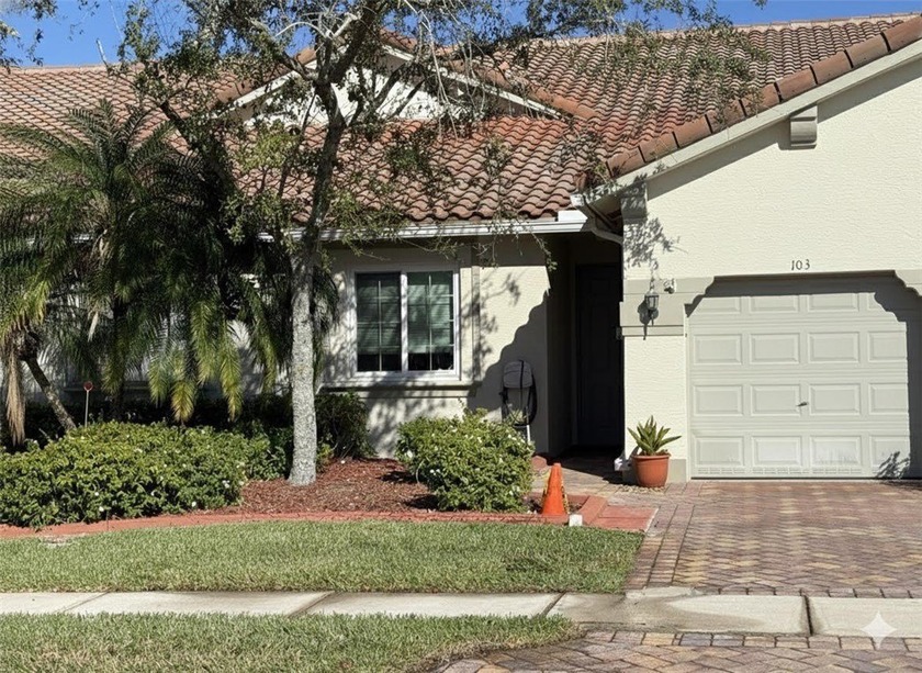 Enjoy carefree living in Woodfield, one of Vero Beach's premier - Beach Townhome/Townhouse for sale in Vero Beach, Florida on Beachhouse.com