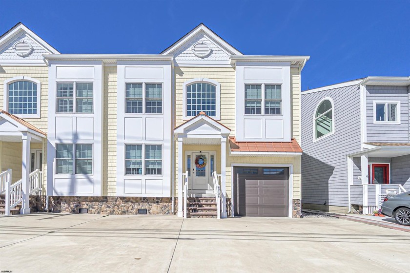 CUSTOM BUILT,  3,024 SQUARE FOOT,  3 STORY CONDOMINIUM WITH 3 - Beach Condo for sale in Brigantine, New Jersey on Beachhouse.com
