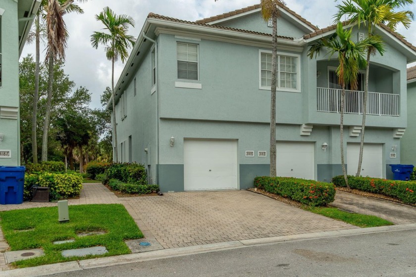 WOW !!! Totally UPDATED 3 beds, 2.1 baths nice and bright CORNER - Beach Townhome/Townhouse for sale in Riviera Beach, Florida on Beachhouse.com