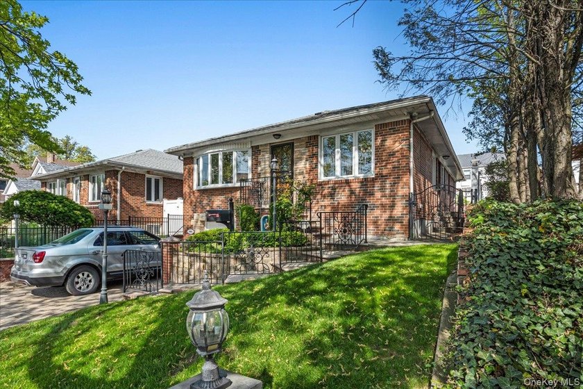 The one you've been waiting for! Welcome to 14-85 166th Street - Beach Home for sale in Whitestone, New York on Beachhouse.com