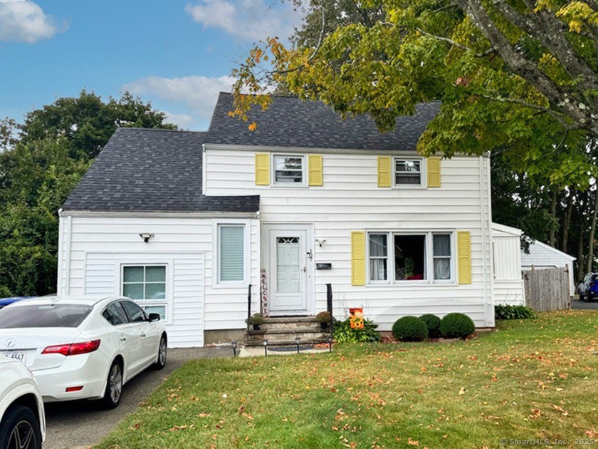 Prime Investment Opportunity! Now available: an updated Cape - Beach Home for sale in Bridgeport, Connecticut on Beachhouse.com