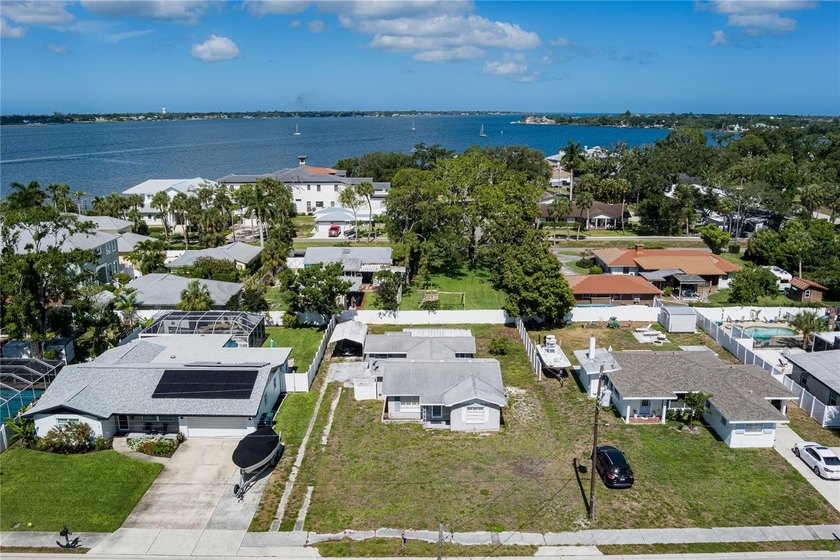 INVESTMENT OPPORTUNITY! Don't miss your chance to own this - Beach Home for sale in Palmetto, Florida on Beachhouse.com
