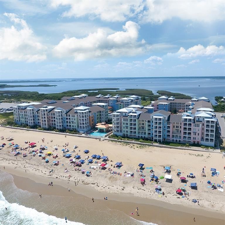 Luxury condo in an oceanfront complex with excellent rental - Beach Condo for sale in Virginia Beach, Virginia on Beachhouse.com