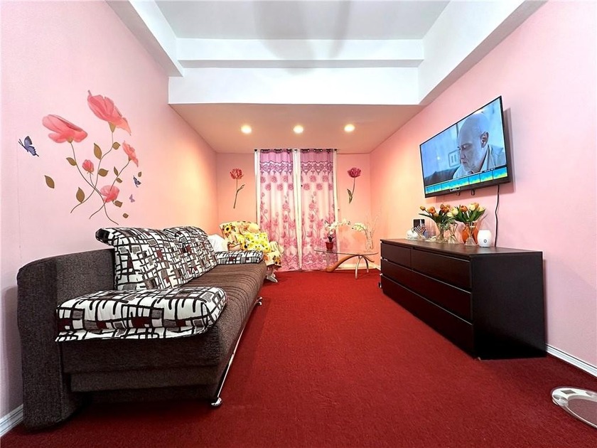 Welcome to this beautiful One Bed One Bath co-op apartment next - Beach Home for sale in Brooklyn, New York on Beachhouse.com