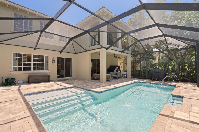 Totally renovated and model perfect Extended Magnolia with pool - Beach Home for sale in Palm Beach Gardens, Florida on Beachhouse.com