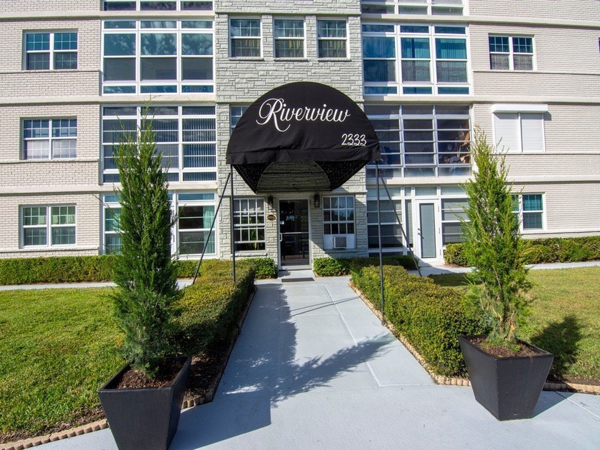 Centrally located & affordable 2/2 condo in Vero Beach with - Beach Condo for sale in Vero Beach, Florida on Beachhouse.com