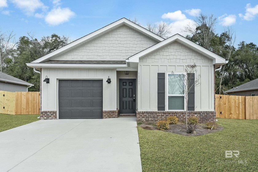 Move-in-Ready-Brand New. VACANT! This new 4-bedroom, 2-bath home - Beach Home for sale in Fairhope, Alabama on Beachhouse.com
