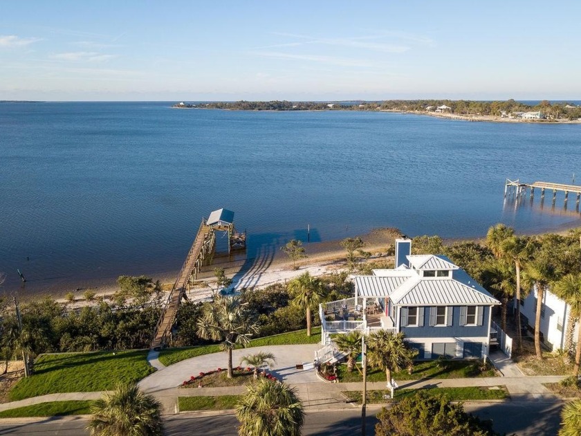 Welcome to your dream cottage, *Windswept* in Cedar Key, Florida - Beach Home for sale in Cedar Key, Florida on Beachhouse.com