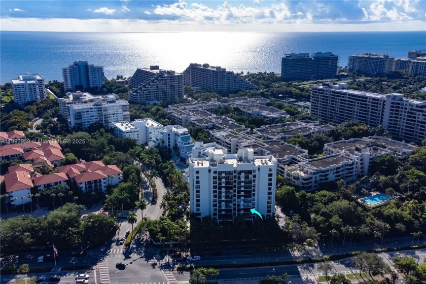 Bright and spacious 2 Beds  2 Baths unit with 1,105 sqft of - Beach Condo for sale in Key Biscayne, Florida on Beachhouse.com