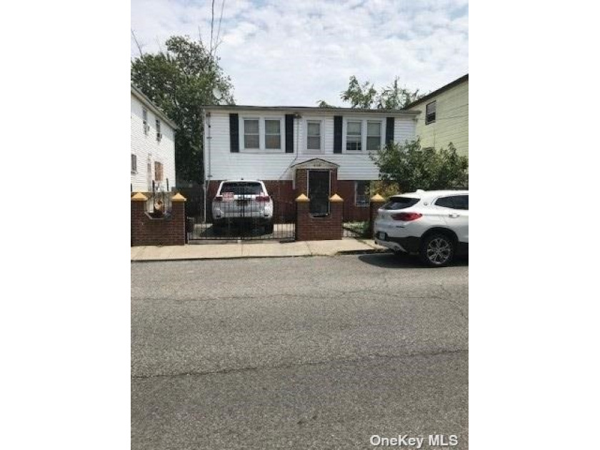 Large 1 Family, Private parking, close to Shopping, Schools - Beach Home for sale in Far Rockaway, New York on Beachhouse.com