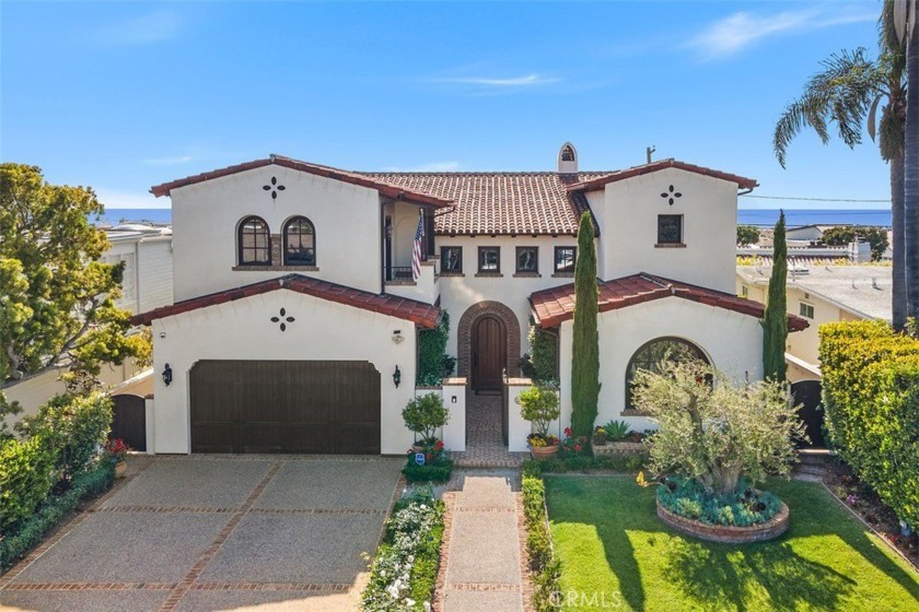 Panoramic ocean views! Located on historic Chula Vista Avenue in - Beach Home for sale in Dana Point, California on Beachhouse.com