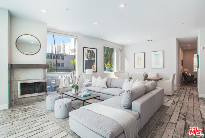 Exquisitely executed design and the finest materials create an - Beach Condo for sale in Santa Monica, California on Beachhouse.com