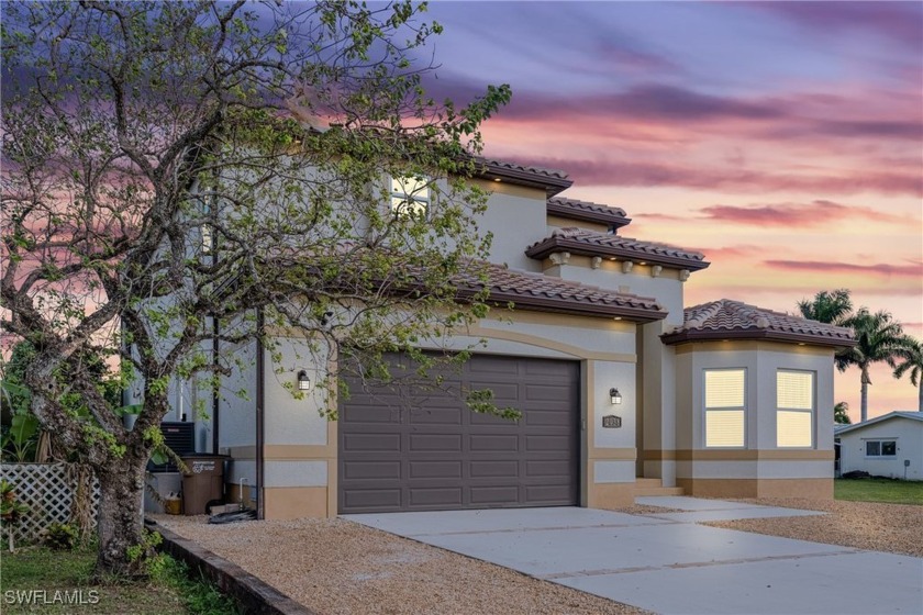 Discover this beautifully appointed luxury home, completed in - Beach Home for sale in Fort Myers, Florida on Beachhouse.com