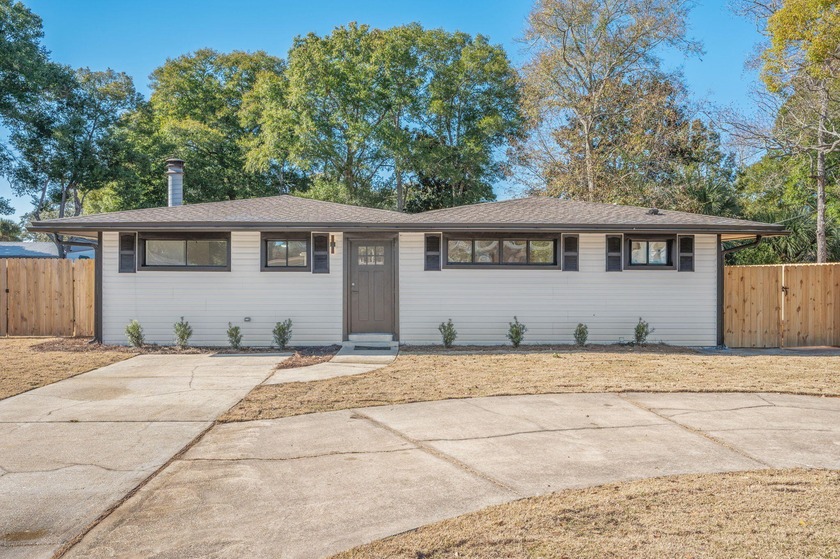 Welcome to 118 Ferry Rd NE! 0.2 Miles to Ferry Park and Elliot - Beach Home for sale in Fort Walton Beach, Florida on Beachhouse.com
