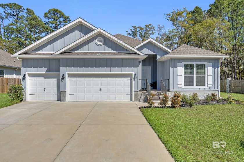 Welcome to Callaway North - a small cul de sac neighborhood with - Beach Home for sale in Gulf Shores, Alabama on Beachhouse.com