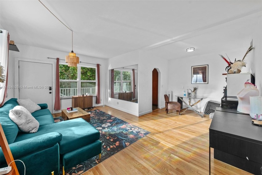 Beautifully designed 650 sq. ft. residence in the heart of South - Beach Condo for sale in Miami Beach, Florida on Beachhouse.com