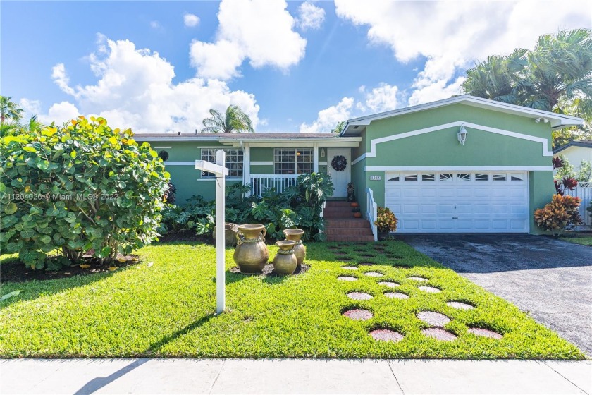 Lake Front Single-family home situated in a beautiful - Beach Home for sale in Cutler  Bay, Florida on Beachhouse.com