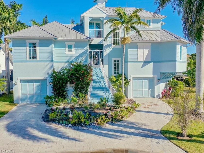 PRICED TO SELL!  A Yachters Dream in Paradise is waiting for you - Beach Home for sale in Naples, Florida on Beachhouse.com