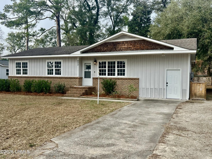 **Charming 4-Bedroom 3 Bath Ranch Home in Beaufort** Discover - Beach Home for sale in Beaufort, South Carolina on Beachhouse.com
