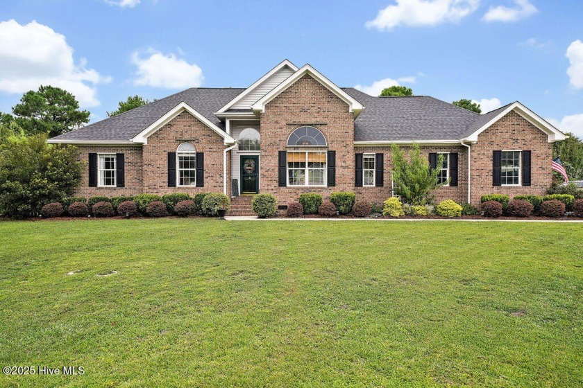 As you enter this beautiful, brick, 3-bedroom home, you'll - Beach Home for sale in Southport, North Carolina on Beachhouse.com