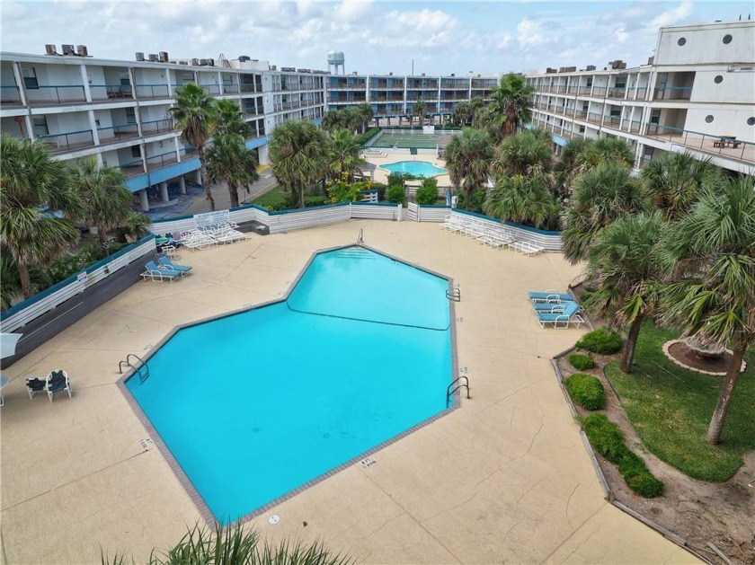 Updated condo that will be sure to please with an open floor - Beach Condo for sale in Port Aransas, Texas on Beachhouse.com