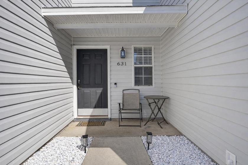 Take a look at this adorable 2 bedroom 2 bathroom townhome right - Beach Townhome/Townhouse for sale in Fort Walton Beach, Florida on Beachhouse.com