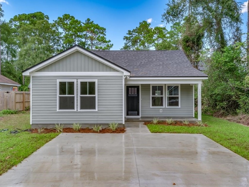 MOVE IN READY! Stunning new construction on a quiet paved street - Beach Home for sale in Crawfordville, Florida on Beachhouse.com