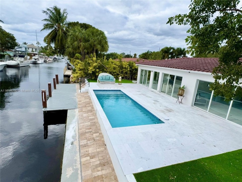 Beautiful waterfront home PROFESSIONALLY 2024 REMODELED on 6,890 - Beach Home for sale in Fort Lauderdale, Florida on Beachhouse.com