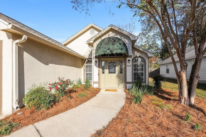 BUYERS INCENTIVE OFFERED at $5000 towards closing cost!! This - Beach Home for sale in Tallahassee, Florida on Beachhouse.com