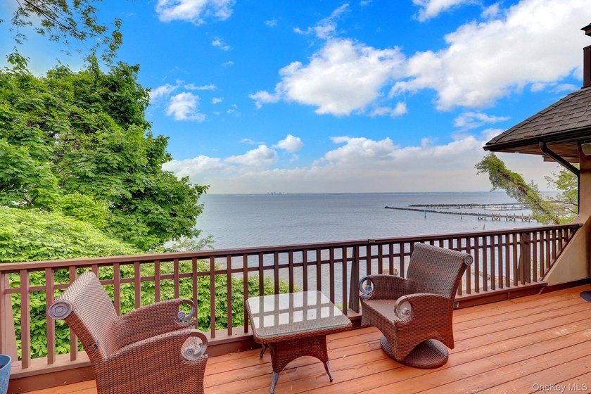 Secluded at the end of a private drive, this diamond condition - Beach Home for sale in Glen Cove, New York on Beachhouse.com