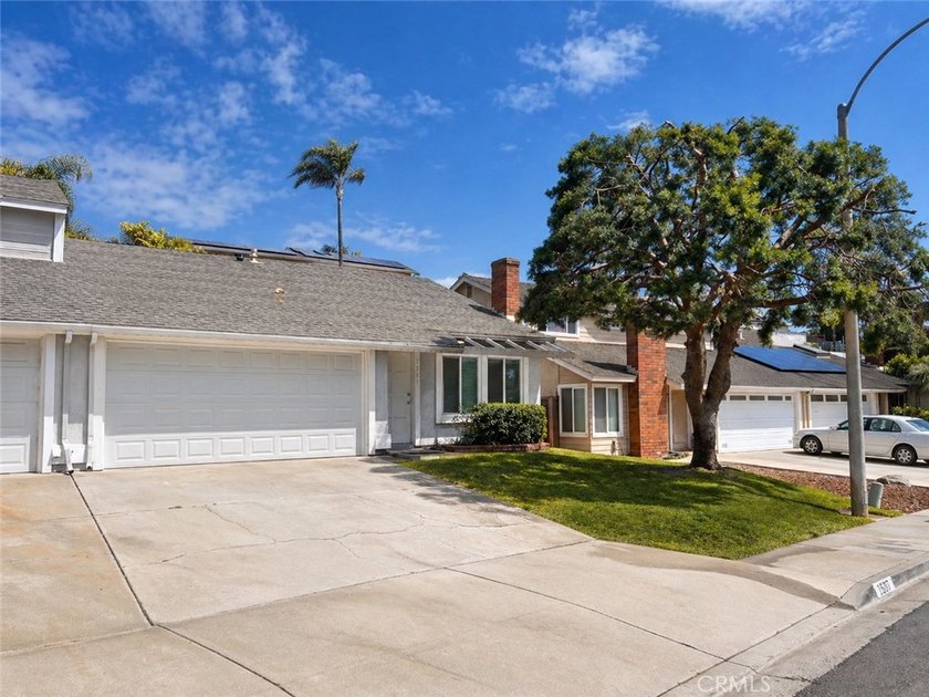 Welcome to 1507 Lower Lake Ct, a beautifully refreshed - Beach Home for sale in Cardiff by The Sea, California on Beachhouse.com
