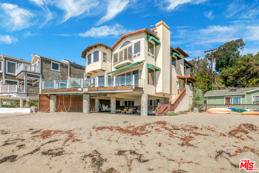 Incredible opportunity to live in one of the best locations in - Beach Home for sale in Malibu, California on Beachhouse.com
