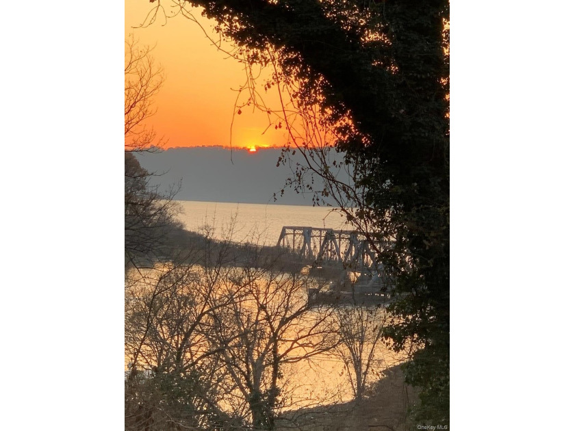 Prime location for commuting on the Metro North. Welcome to Unit - Beach Home for sale in Bronx, New York on Beachhouse.com