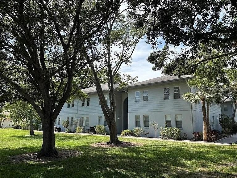 Phenomenal location in Pinellas Park, a beautiful and clean - Beach Condo for sale in Pinellas Park, Florida on Beachhouse.com