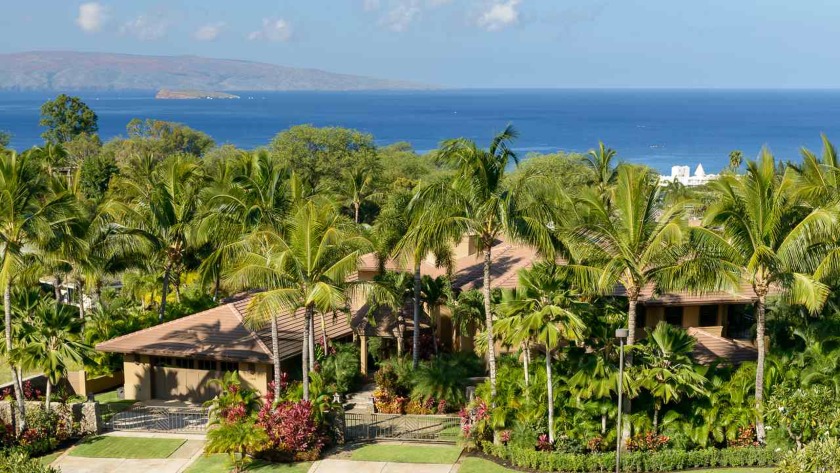 With its 78-Foot wrap-around pool and grand lanais this - Beach Home for sale in Kihei, Hawaii on Beachhouse.com
