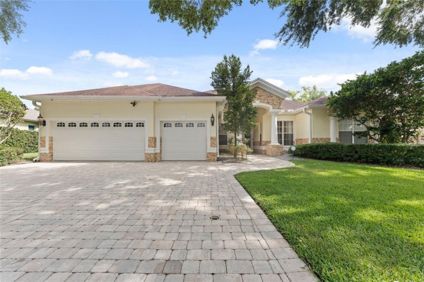 COMPLETELY UPDATED! Enjoy breathtaking sunset views on the lake - Beach Home for sale in Tampa, Florida on Beachhouse.com