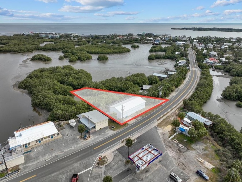 Looking for a versatile commercial property with prime location - Beach Commercial for sale in Cedar Key, Florida on Beachhouse.com