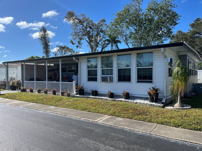 Stylish, eclectic 2 Bed/2 Bath is to be sold mostly furnished - Beach Home for sale in Largo, Florida on Beachhouse.com