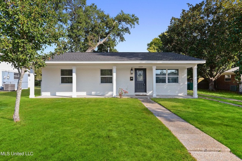 Priced to sell! A great starter home!! Step into this - Beach Home for sale in Gulfport, Mississippi on Beachhouse.com