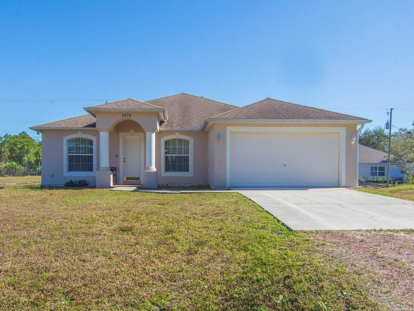 Double Lot, Corner Lot and a Lot of home! 2,169 sqft with 4 beds - Beach Home for sale in Vero Beach, Florida on Beachhouse.com