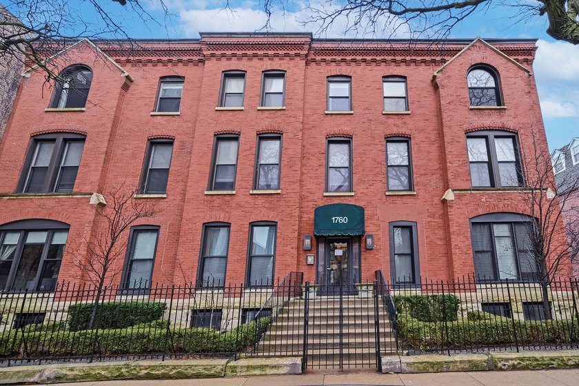 Nestled in the heart of the historic Old Town Triangle, this - Beach Condo for sale in Chicago, Illinois on Beachhouse.com