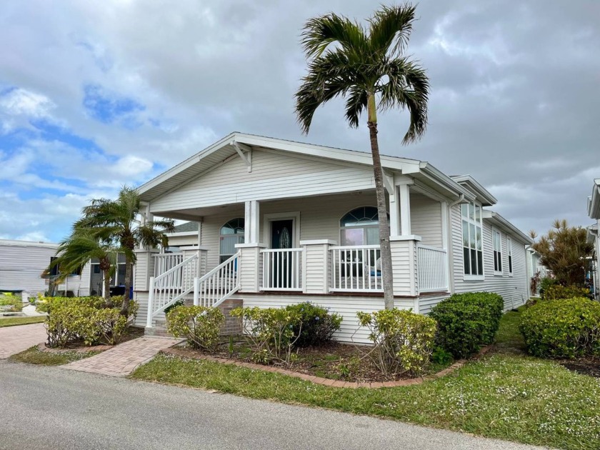 Turnkey Perfection in Bay Indies: 2006 Palm Harbor Home - Beach Home for sale in Venice, Florida on Beachhouse.com