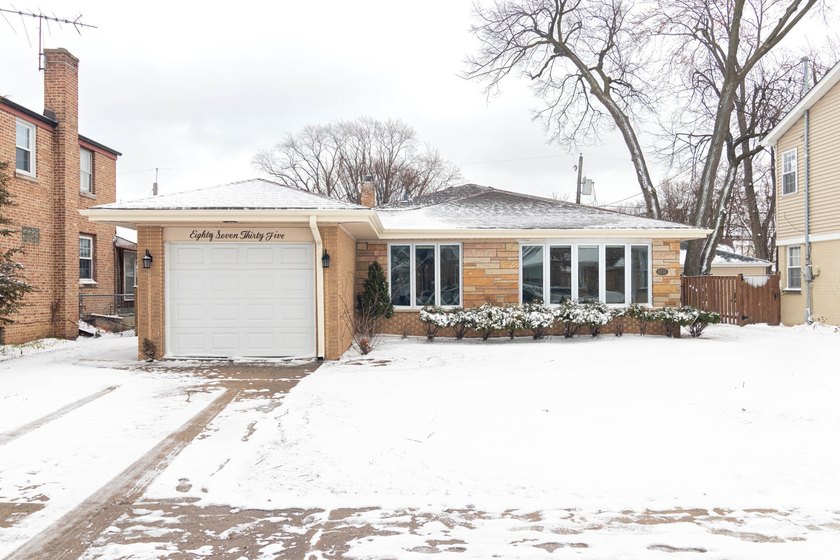 Ideally located in a sought-after neighborhood within the highly - Beach Home for sale in Skokie, Illinois on Beachhouse.com