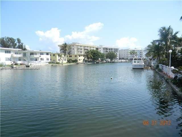 **** INVESTORS **INVESTORS AND FIRST-TIME BUYERS WELCOME**

 - Beach Condo for sale in Miami Beach, Florida on Beachhouse.com
